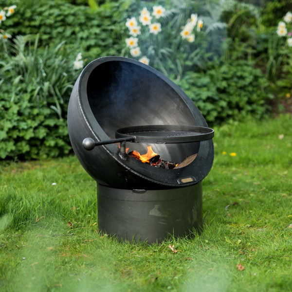 Tilted Sphere 70 with Swing Arm BBQ Rack
